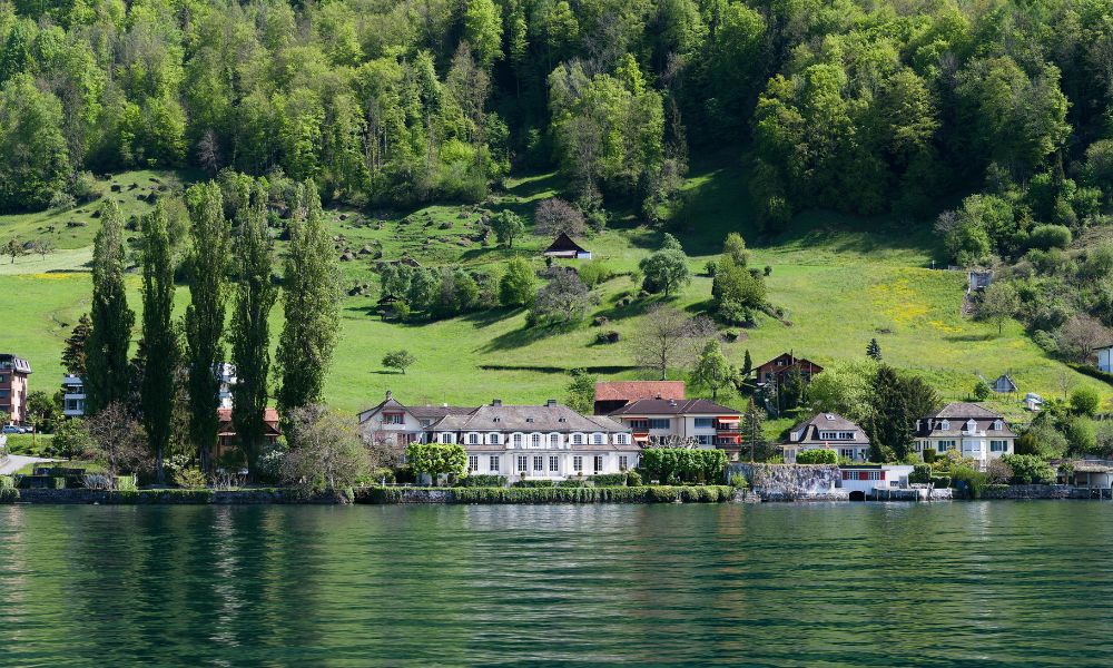 When is the best time to visit Switzerland in 2025